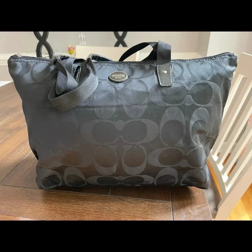 Coach logo tote bag
